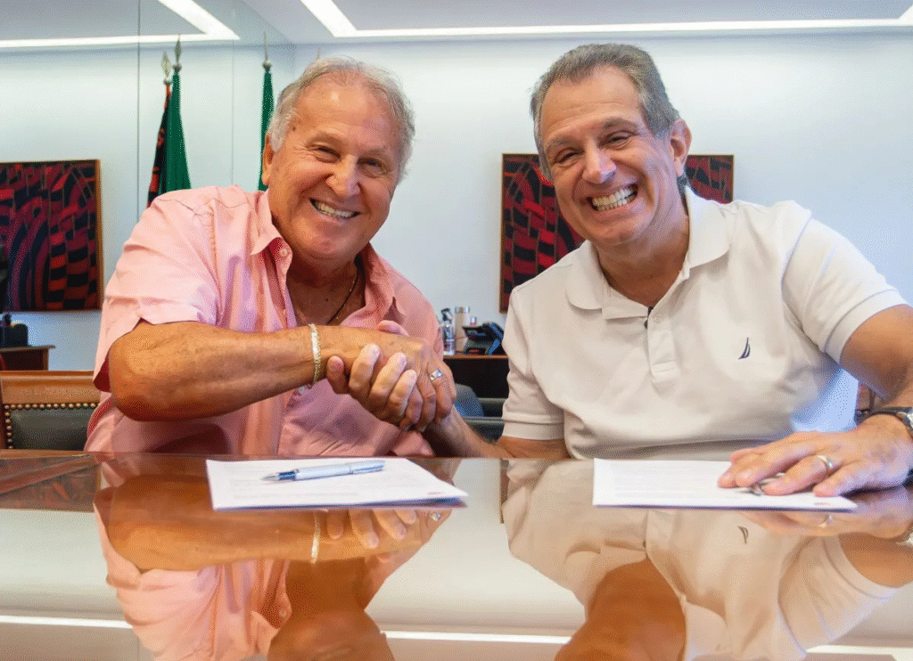 Zico-volta-ao-Flamengo-1024x742 O Galinho voltou!